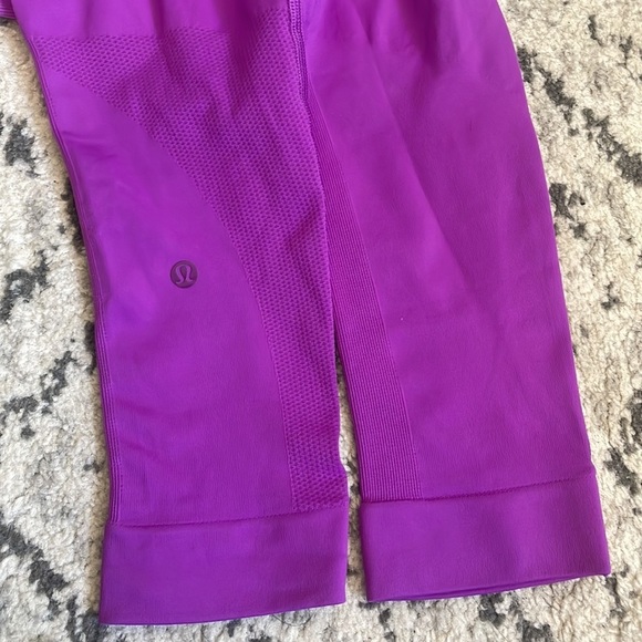 LULULEMON Zone In Crop Compression Leggings Tender Violet Size 4 - Picture 8 of 12